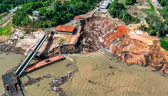  Porto em Manacapuru, no Amazonas, desaba em meio a obras 